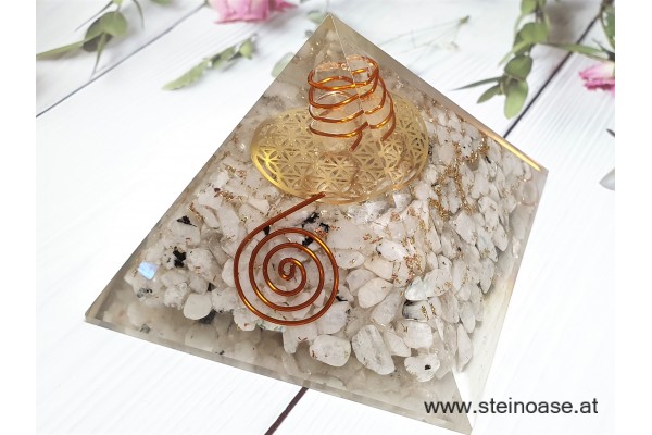Orgonit Pyramide: Mondstein & Blume des Lebens & Herkimer Kristall & Spirale